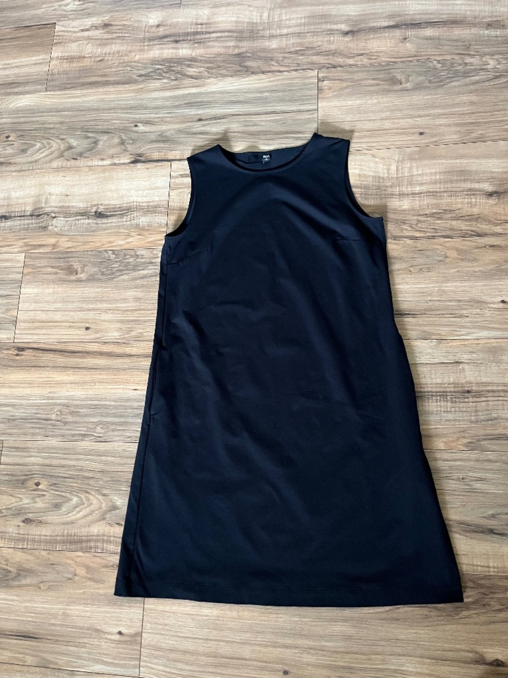 Uniqlo Ultra Stretch AIRism Sleeveless Mini Dress in Black Size S